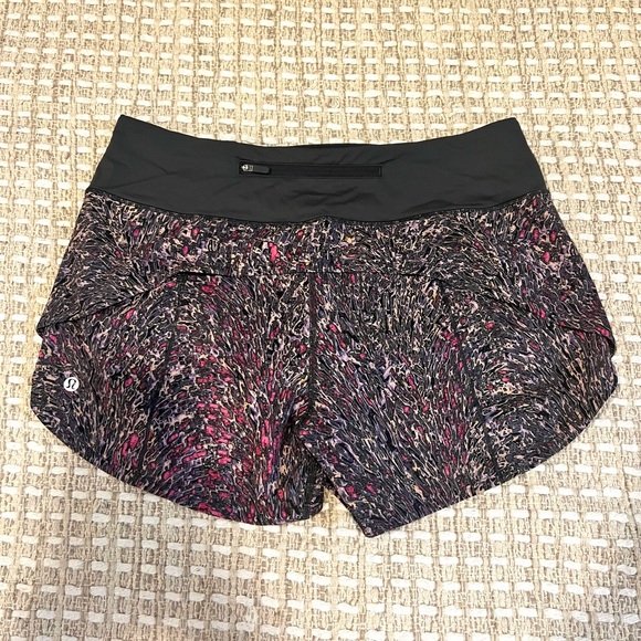 Lululemon Speed Up Shorts - Picture 2 of 5